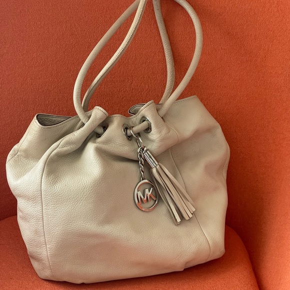 Michael Kors Off White Bag - Picture 5 of 5